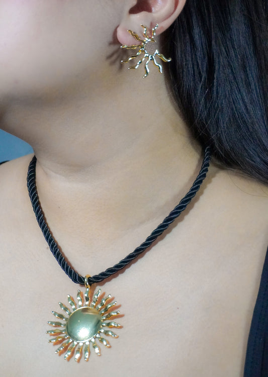 ☀️ Collar Sol Radiante