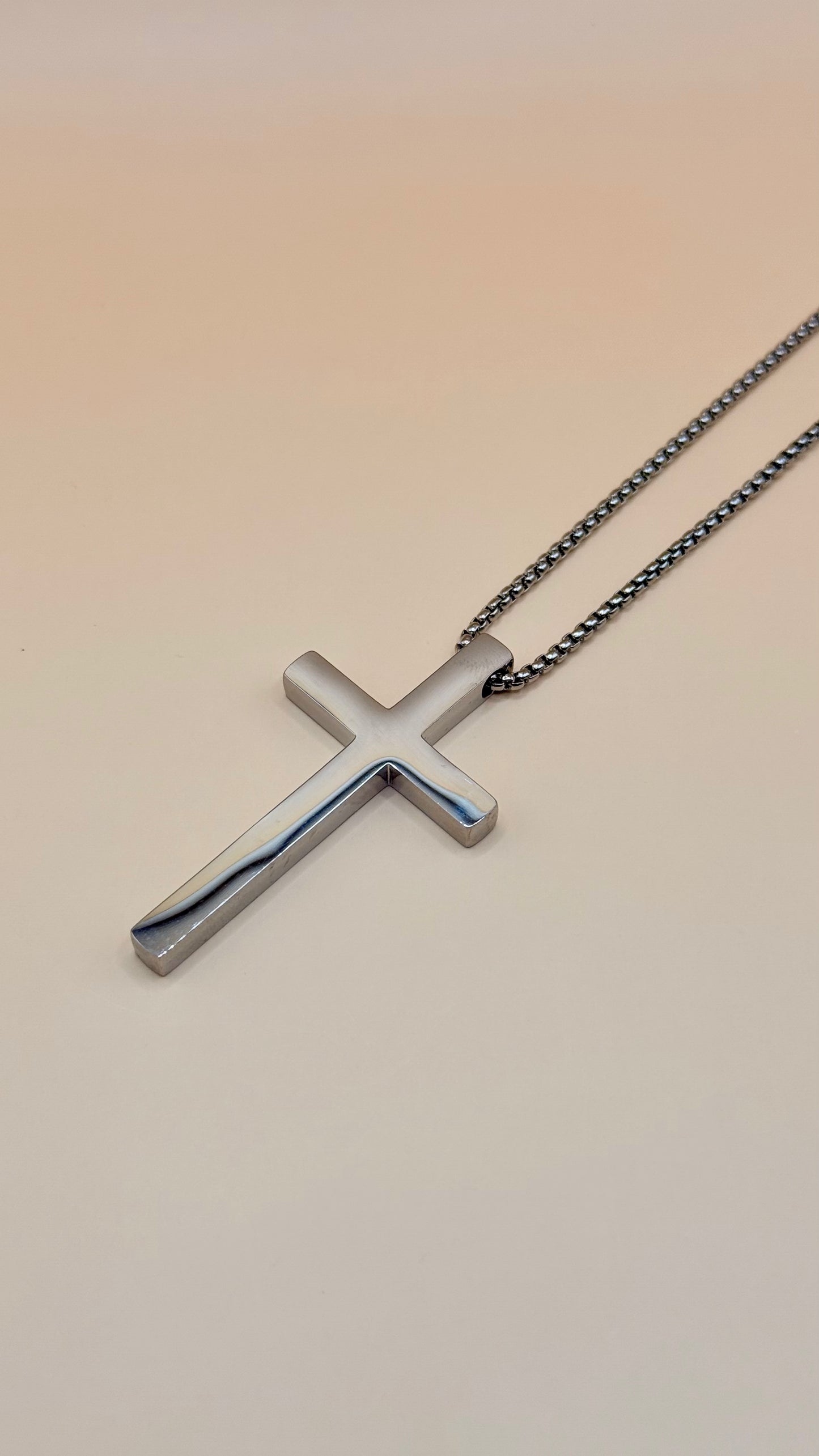 Cruz Eterna Plateada